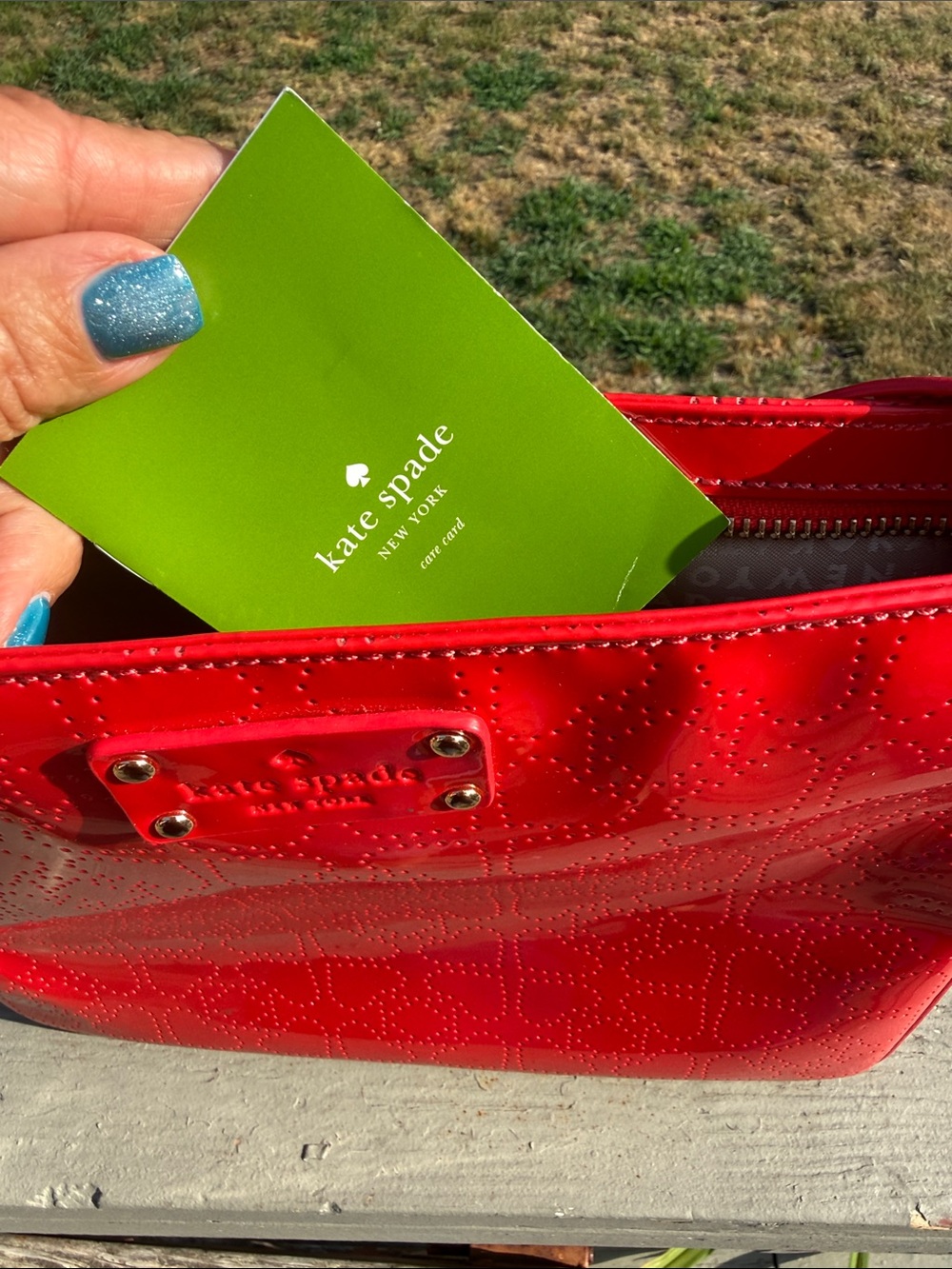 kate spade red patent heart-perforated crossbody bag - Picture 7 of 10
